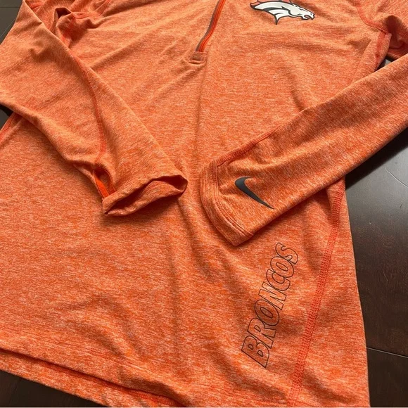 Nike NFL Denver Broncos Dri-Fit Long Sleeve Womens Shirt Quarter Zip Medium - Picture 2 of 9